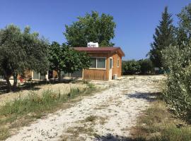 Pervolaris Cottages 1, casa de praia em Goudhi