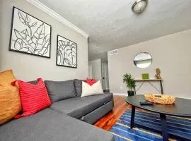 Quiet & Quaint apartment, 5 mins to airport and 15 mins to downtown