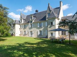 RDC Château de la Ronde - Avec piscine et jacuzzi, hotelli kohteessa Vivy