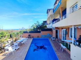 GuestReady - Chalet with Private Pool near Malaga, hotel di Torremolinos