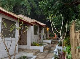 Saveehomestay, vacation rental in Dongri