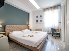 Meravigliosa camera con finiture di lusso appena ristrutturata, hotel di Marina di Carrara