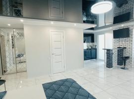 Люкс апартаменты. Центр. 95 квартал., hotel in Kryvy Rih