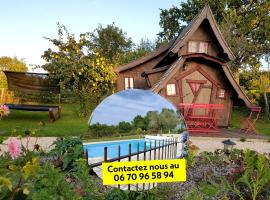 Les CASAS La Champrenière, chalet i Le Boupère