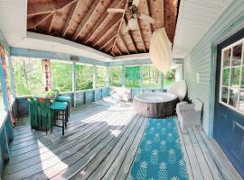 Experience The Serenity Of Pineapple Acre Pocono, hotel spa a Stroudsburg