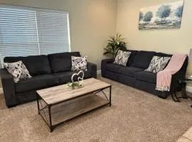 Cozy 3BR 2BA Retreat, Fast Wi-Fi, Free Parking -A-