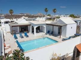 Awesome Home In Las Palmas With Outdoor Swimming Pool, Wifi And Heated Swimming Pool, hytte i Mácher