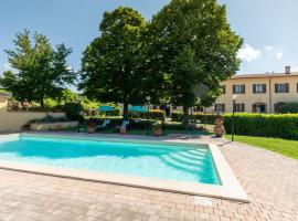 Nice Home In Nocera Umbra With Outdoor Swimming Pool, 2 Bedrooms And Wifi, accommodation sa Nocera Umbra