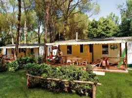 Chalet by the Sea & Shade