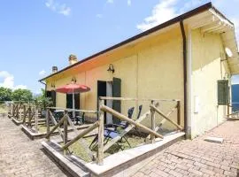 Stunning Apartment In Todiano Di Preci