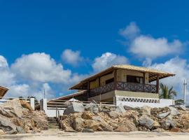 Casa Bianca Beach House, hotel with parking in Caponga