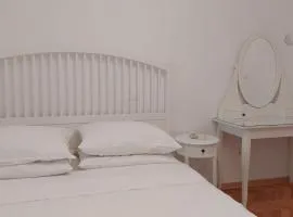 SKY delux apartment with parking