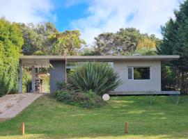 Casa en Cariló con pileta, cabaña en Cariló