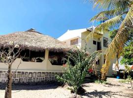 Location de vacances vue sur mer à petite plage – hotel w mieście Mahajanga