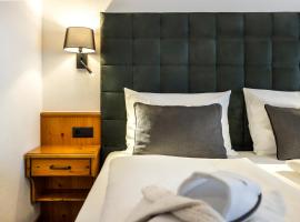 Hotel loj - our kind of place