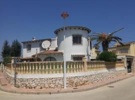 Estudios privados en villa con piscina privada, apartamentai mieste Els Poblets