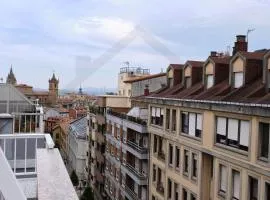 Ático Quintana I - con terraza, vistas a la ciudad, en el centro, con Wifi y garaje