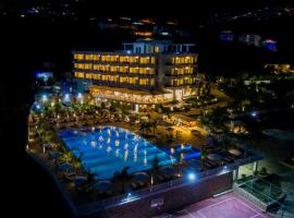 Elysium Hotel, hotel u gradu Dermi
