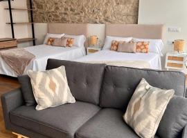 Hostal Zahara, hotell i Ferrol