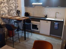 Le triplex C&ocirc;t&eacute; plage plein Sud, villa in Courseulles-sur-Mer