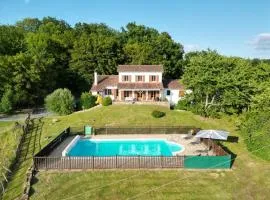 Maison spacieuse avec piscine privée, wifi et parking à Lanouaille - FR-1-616-335