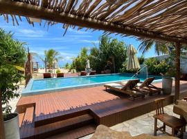 Pousada de Charme Villa Italiana - Pé na Areia, hotel em São Miguel dos Milagres