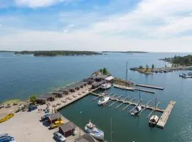 Femöre Marina