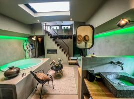 Boat & Boost Amsterdam, holiday rental in Amsterdam