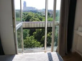 Strict center Warsaw comfortable apartment, 10th-floor with beautiful view on the park and skyscrapers, free WiFi, self check-in/out