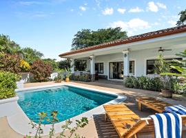 Brand New 4 bedroom house with pool - Ideal for families, hôtel à Brasilito