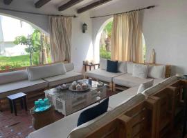 Villa haut standing Mdiq Fnideq Bahia Smir, casa vacanze a Dar Merah Deriba