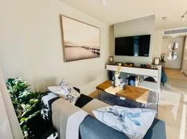 Tokyo Studio with Balcony - Book 4 & Get 5th Night FREE