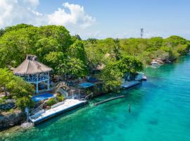 Isla Mulata, Islas del Rosario, hotel dengan jacuzzi di Isla Grande