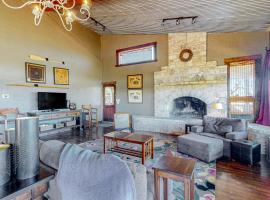 Radiant Ranch, cottage in Fredericksburg