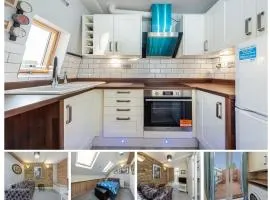 Newly Refurb Period 1-Bed Apartment with Roof Terrace, 47 sqm-500 sqft, in Putney near River Thames