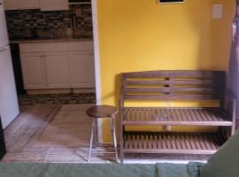 Sunrise Efficiency、サンライズのホットタブ付きホテル