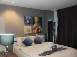 GrandBlue Condo 102 by malai, rantatalo kohteessa Mae Pim