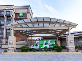 Holiday Inn St. Louis Airport West Earth City, an IHG Hotel、アース・シティのホテル