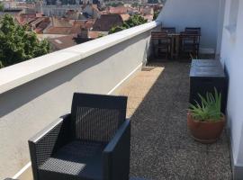 Appartement avec vue panoramique, hotel in Vichy