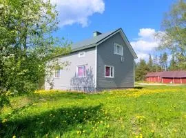 Villa Mummola Neljän makuuhuoneen asunto lähellä jokea