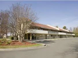 Days Inn by Wyndham Charlotte University