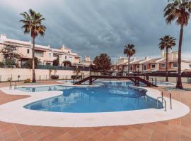 Preciosa casa junto al mar, hotel en Málaga