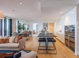 Luxurious 3 Bed Fortitude Valley Penthouse Retreat