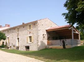 le Moulin de Garreau, casa per le vacanze a Saint-Martin-des-Fontaines