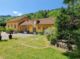 DOMAINE DES GRAVIERS, hotel with pools in Plainfaing