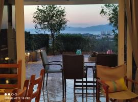 Andrew's sunset view apartment, apartment in Loutraki