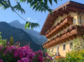 Alpen Appartements Oberlehengut - HIDEAWAY، فندق في فيرفينفينغ