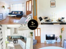 Bee Stays - Ambleside House, kuća za odmor ili apartman u gradu 'Warrington'