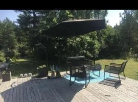 Cozy and Private 3-Bed House with bath Roslagen