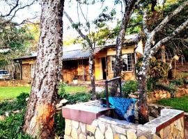 10 guest stay in the mountains of Nyanga!, hotel en Juliasdale